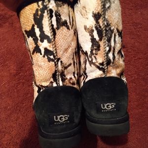 Ugg boots size 9